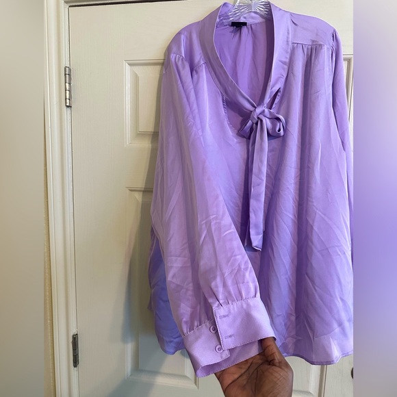 Torrid Lavender Top with P bow - Picture 2 of 7